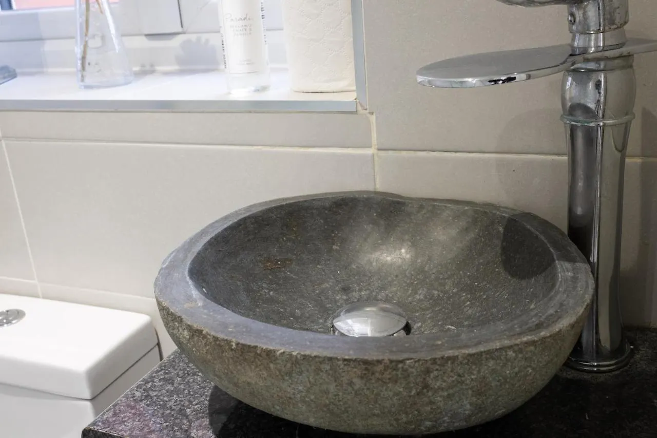 Beautiful House In South Cambridge, 14-Min Drive To The City Centre, Free Parking, No Sofabeds, Sleeps 6 Cambridge (Cambridgeshire)