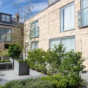 Citystay - Midsummer Mews Apartment