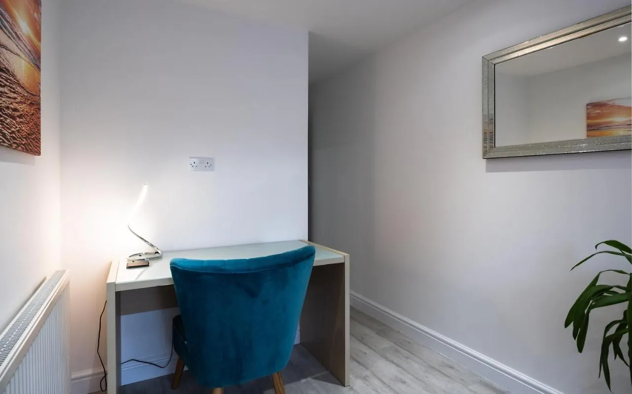Holiday home Beautiful House In South Cambridge, 14-Min Drive To The City Centre, Free Parking, No Sofabeds, Sleeps 6